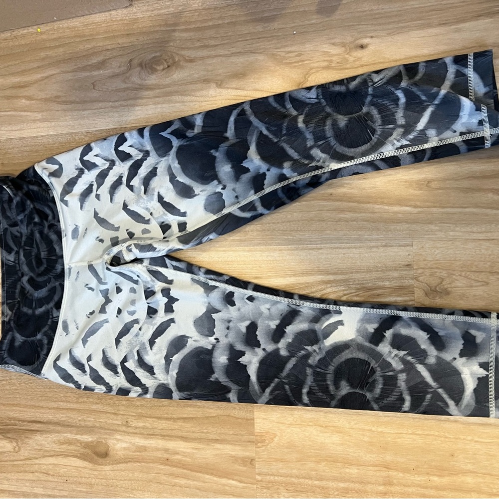 Lululemon Black and White Patterned Leggings